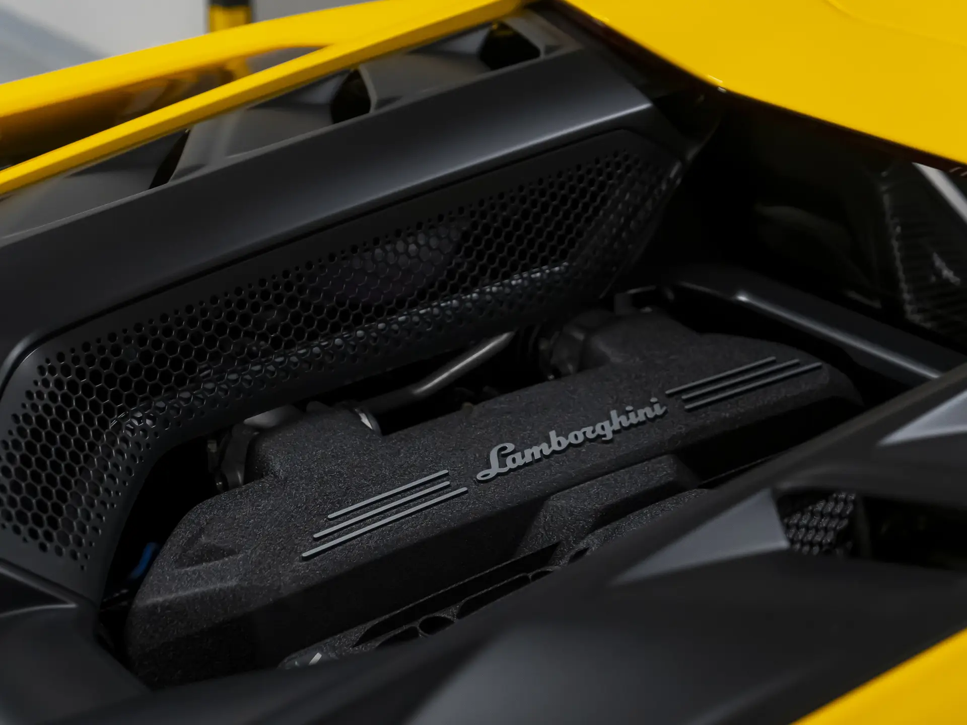 Lamborghini Revuelto, I, 2025 купить в салоне Million Miles