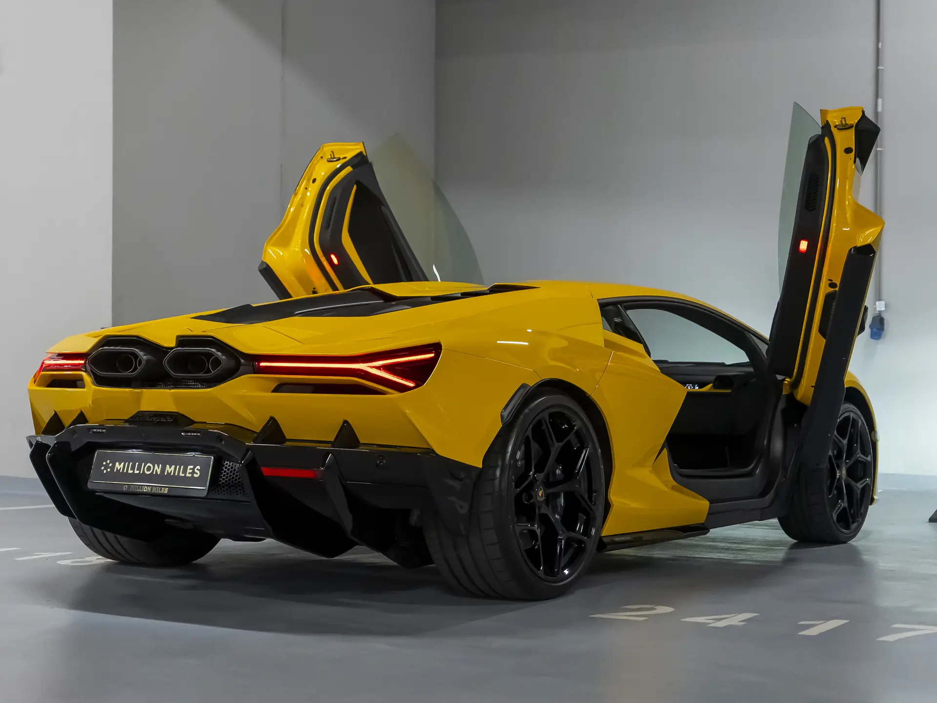 Lamborghini Revuelto, I, 2025 купить в салоне Million Miles