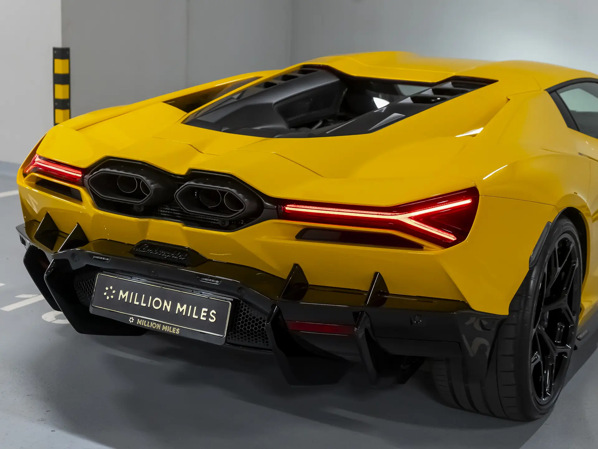 Lamborghini Revuelto, I, 2025 купить в салоне Million Miles