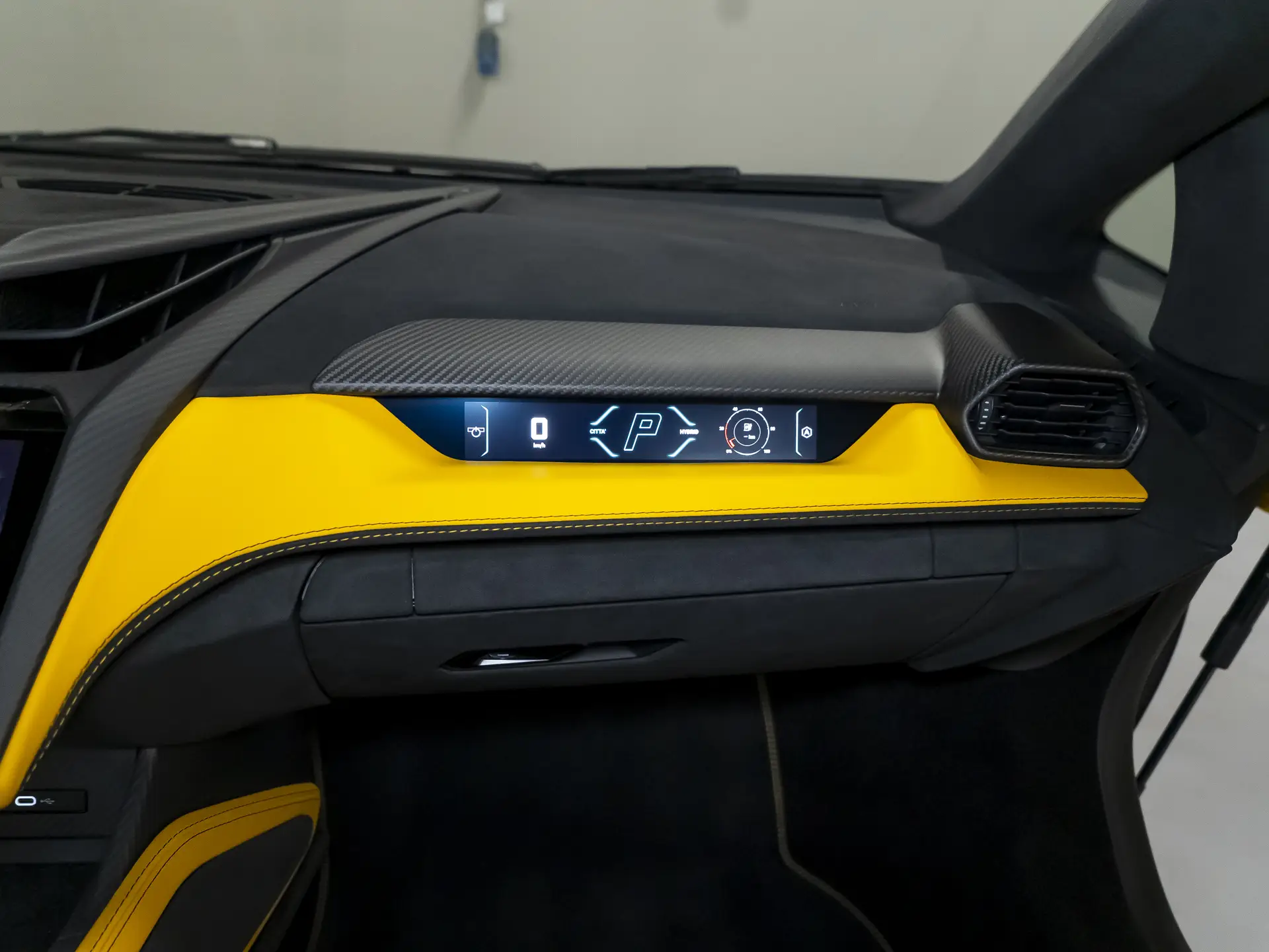 Lamborghini Revuelto, I, 2025 купить в салоне Million Miles