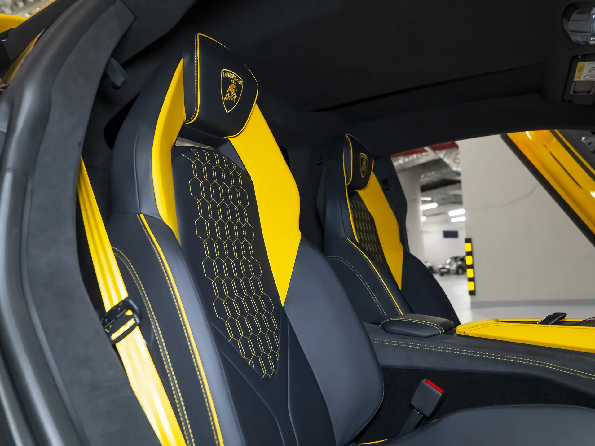 Lamborghini Revuelto, I, 2025 купить в салоне Million Miles