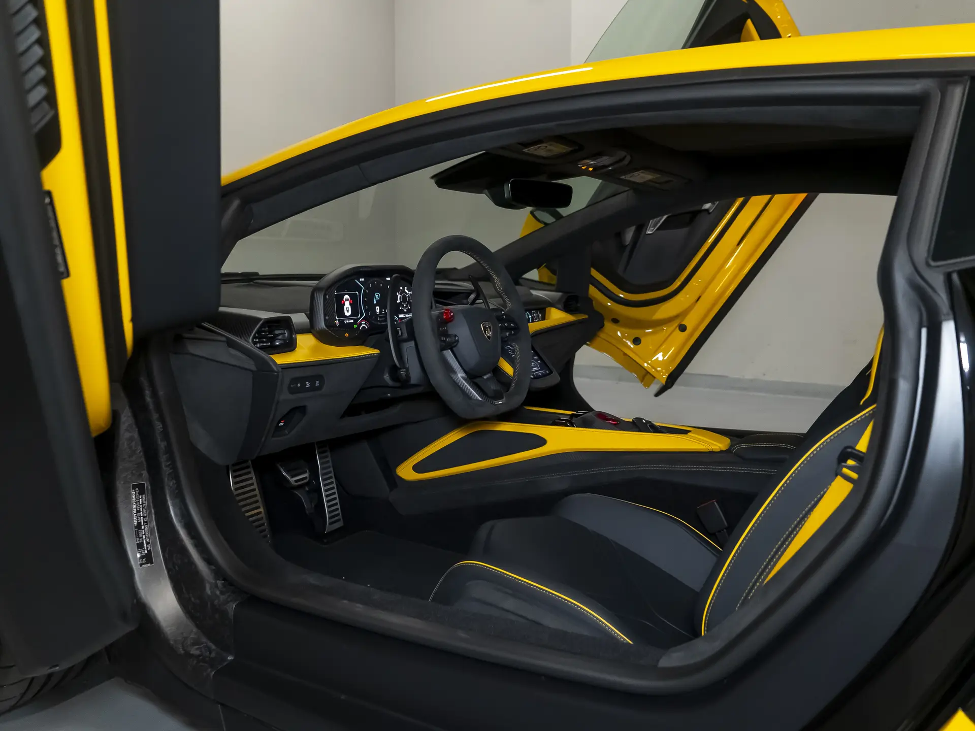 Lamborghini Revuelto, I, 2025 купить в салоне Million Miles