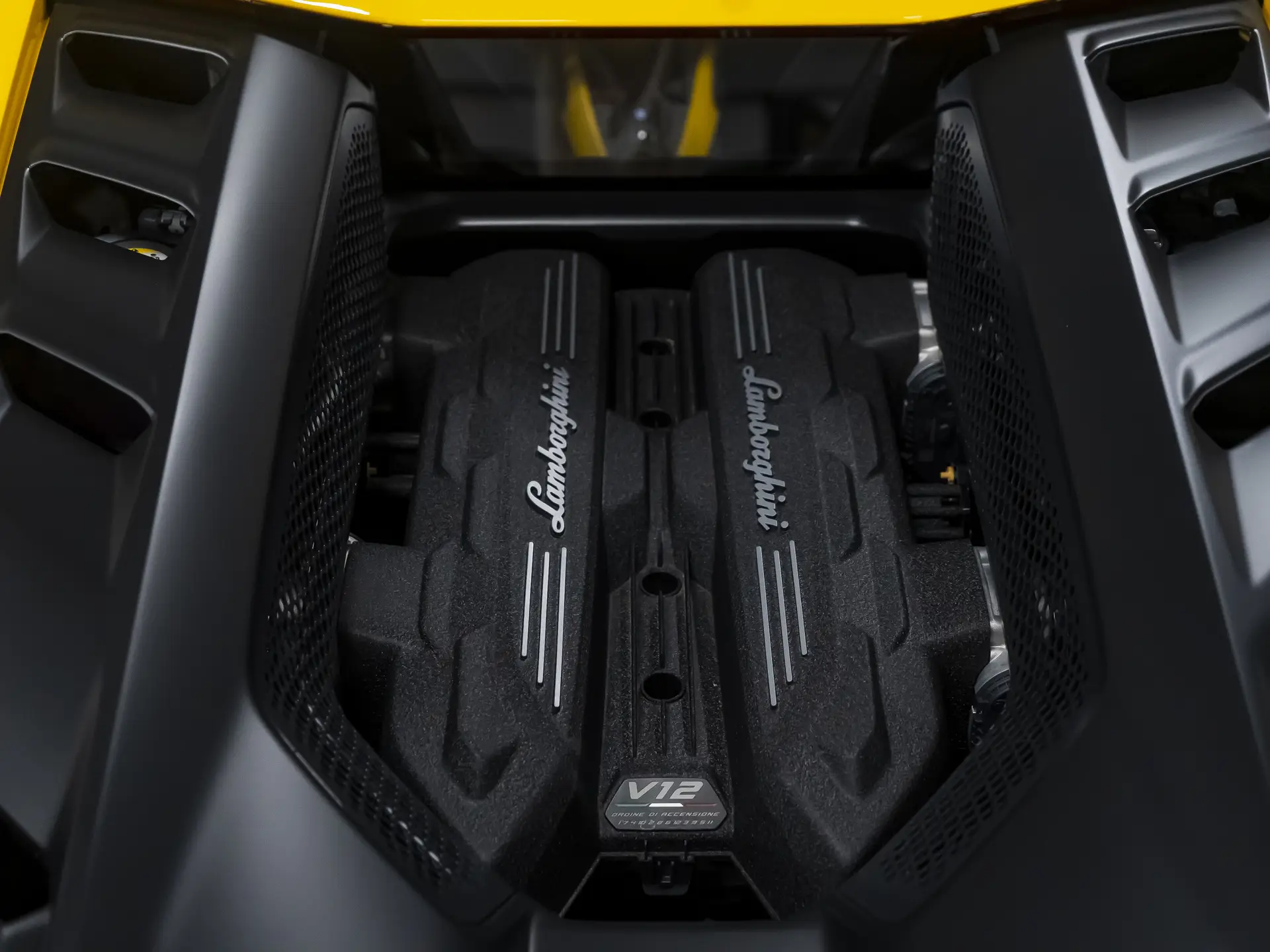 Lamborghini Revuelto, I, 2025 купить в салоне Million Miles