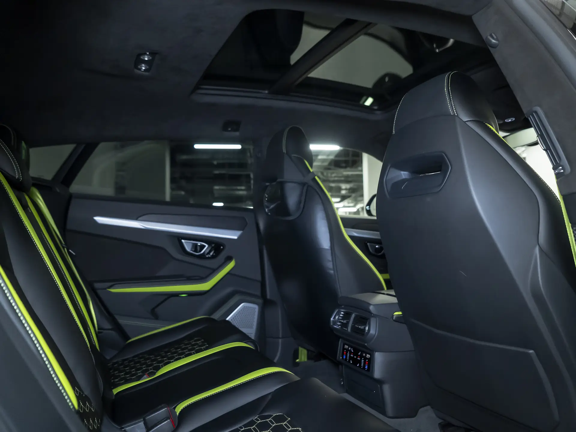 Lamborghini Urus, I, 2019 купить в салоне Million Miles