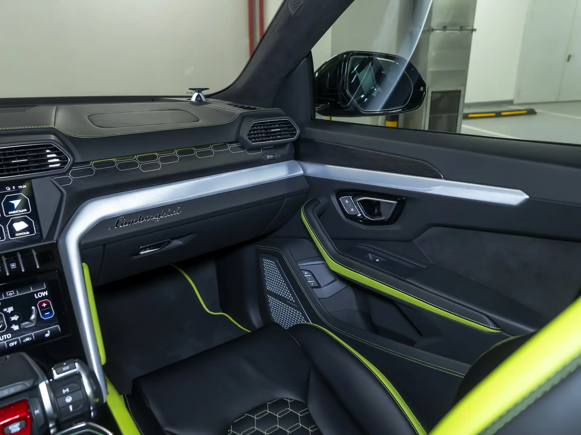 Lamborghini Urus, I, 2019 купить в салоне Million Miles