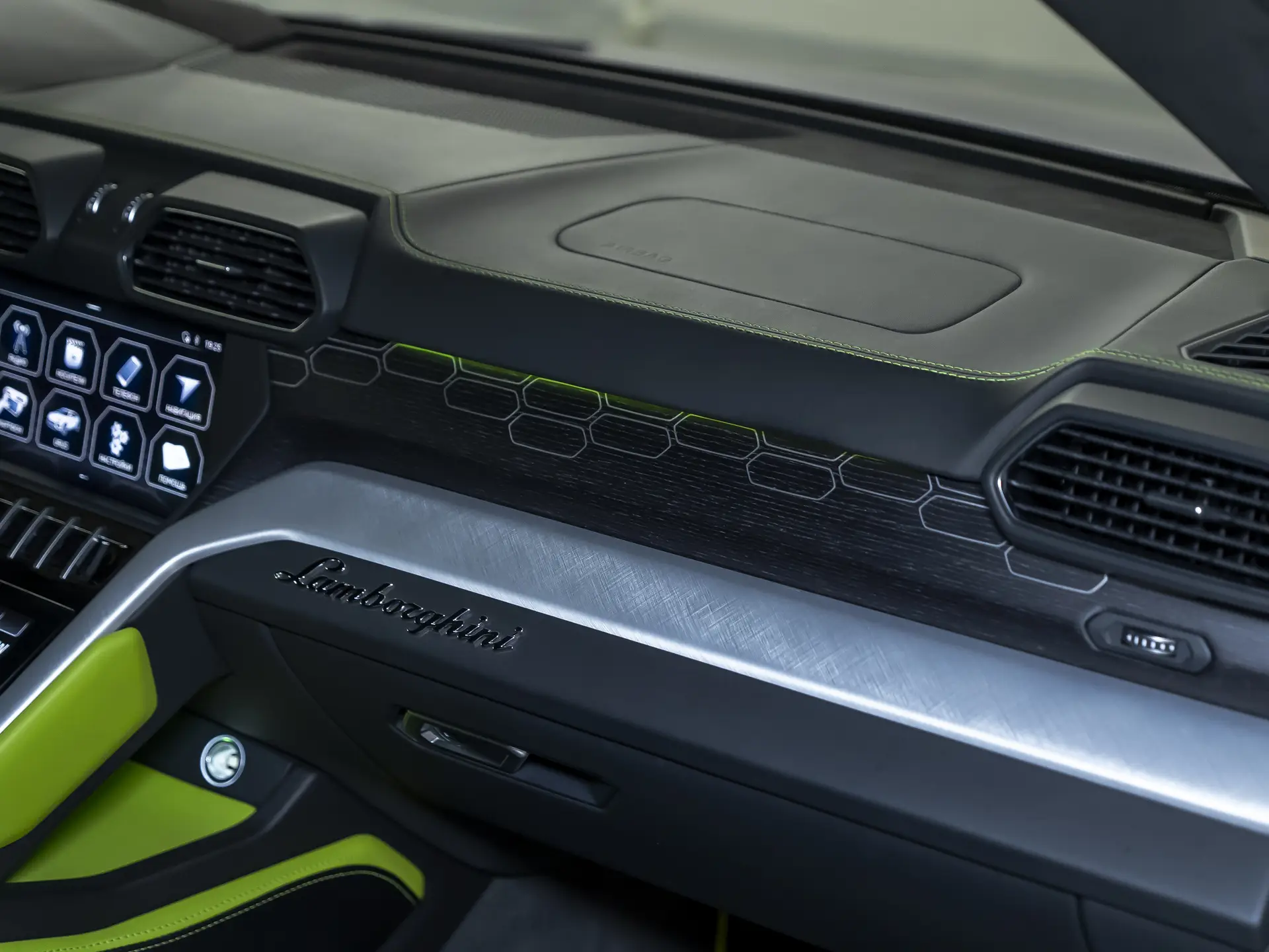 Lamborghini Urus, I, 2019 купить в салоне Million Miles