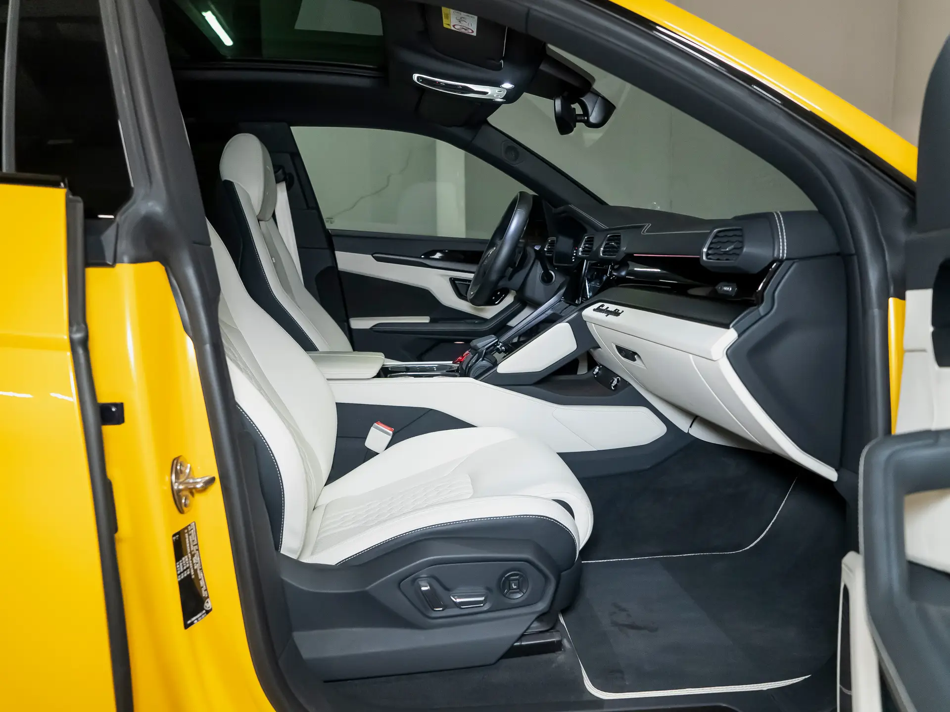 Lamborghini Urus, I Рестайлинг, 2023 купить в салоне Million Miles