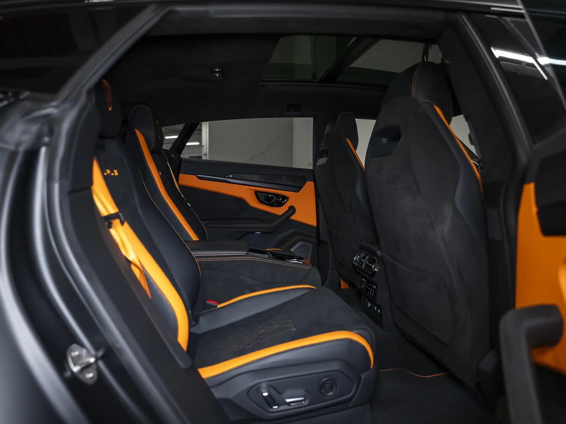 Lamborghini Urus, I Рестайлинг, 2024 купить в салоне Million Miles