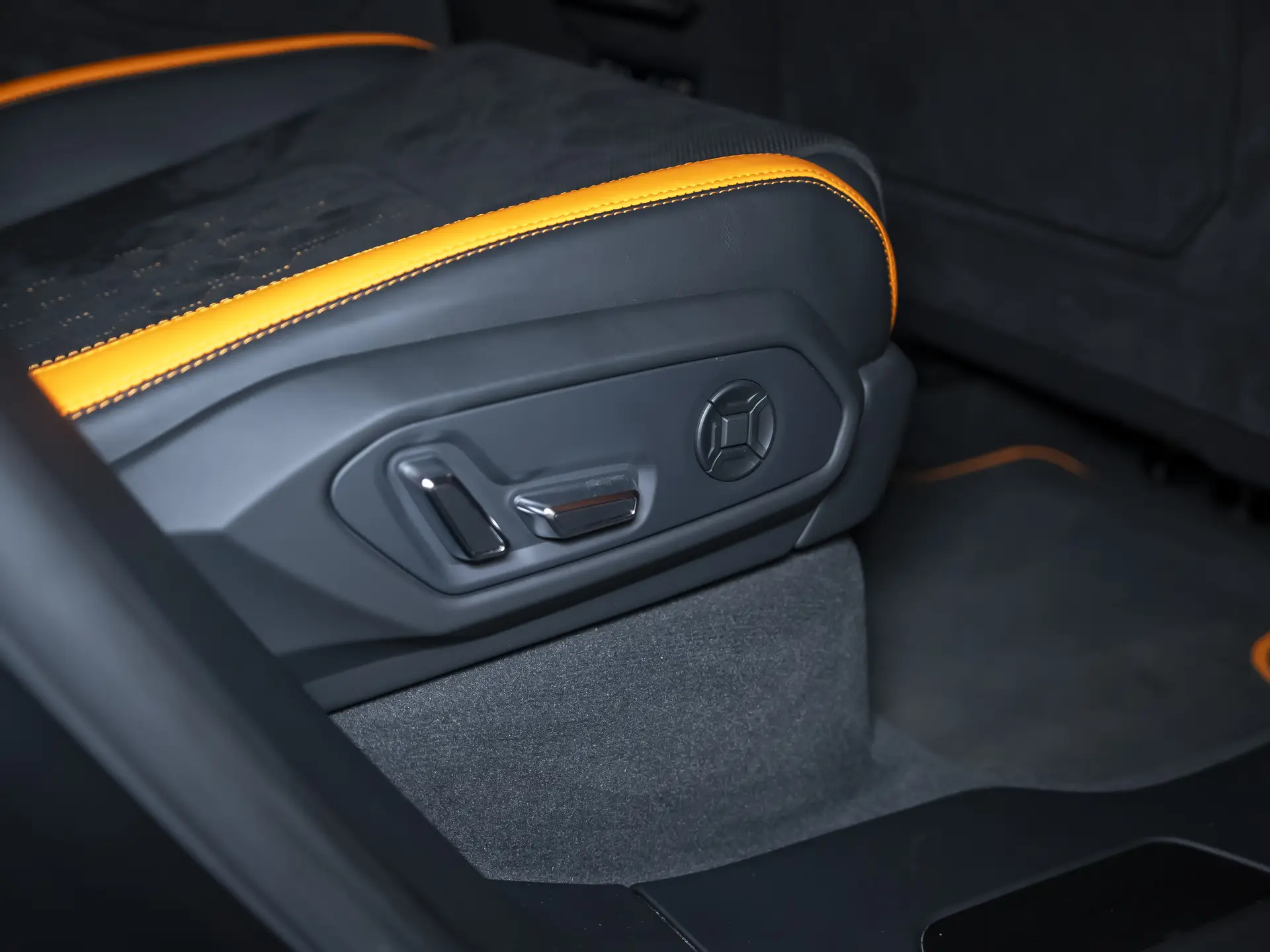 Lamborghini Urus, I Рестайлинг, 2024 купить в салоне Million Miles