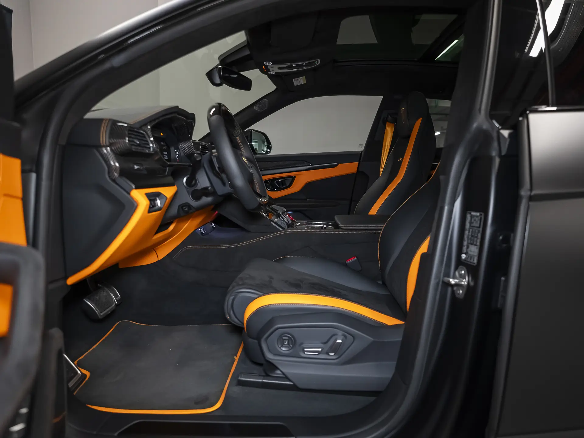 Lamborghini Urus, I Рестайлинг, 2024 купить в салоне Million Miles