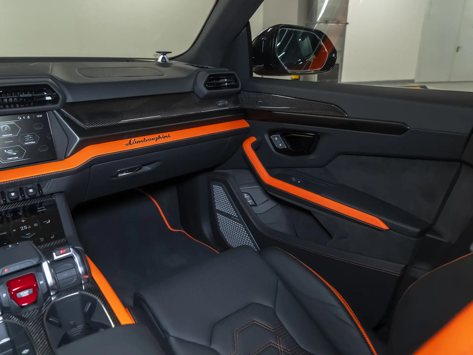 Lamborghini Urus, I Рестайлинг, 2025 купить в салоне Million Miles