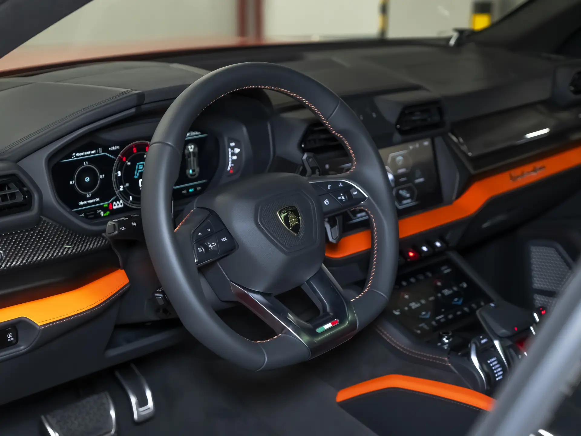 Lamborghini Urus, I Рестайлинг, 2025 купить в салоне Million Miles