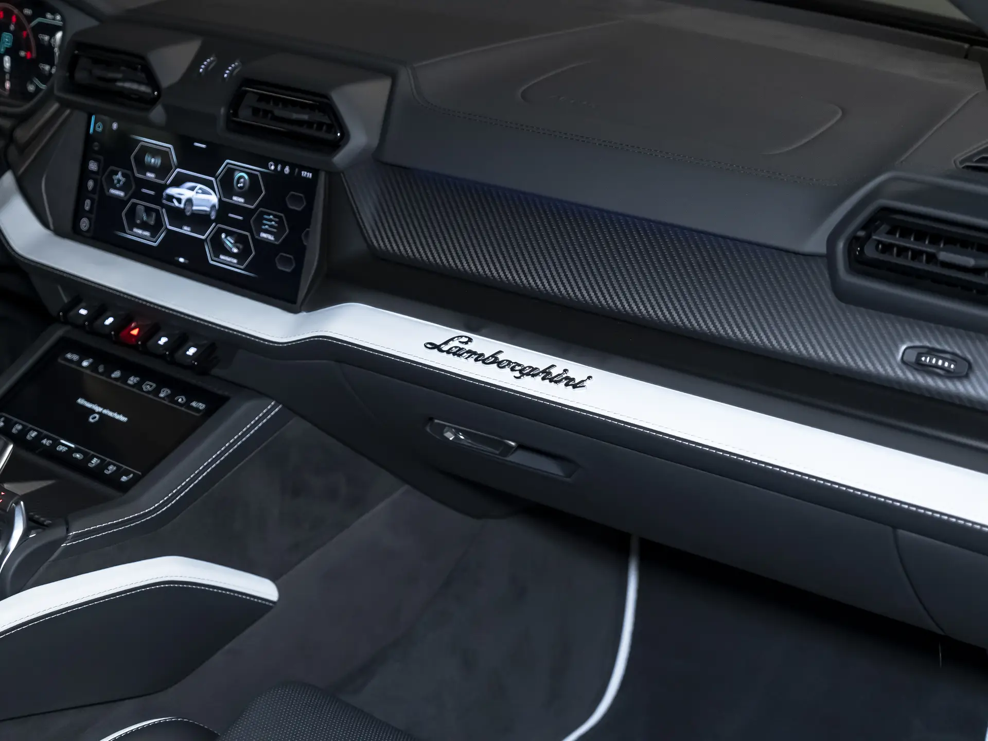 Lamborghini Urus SE, I Рестайлинг, 2025 купить в салоне Million Miles