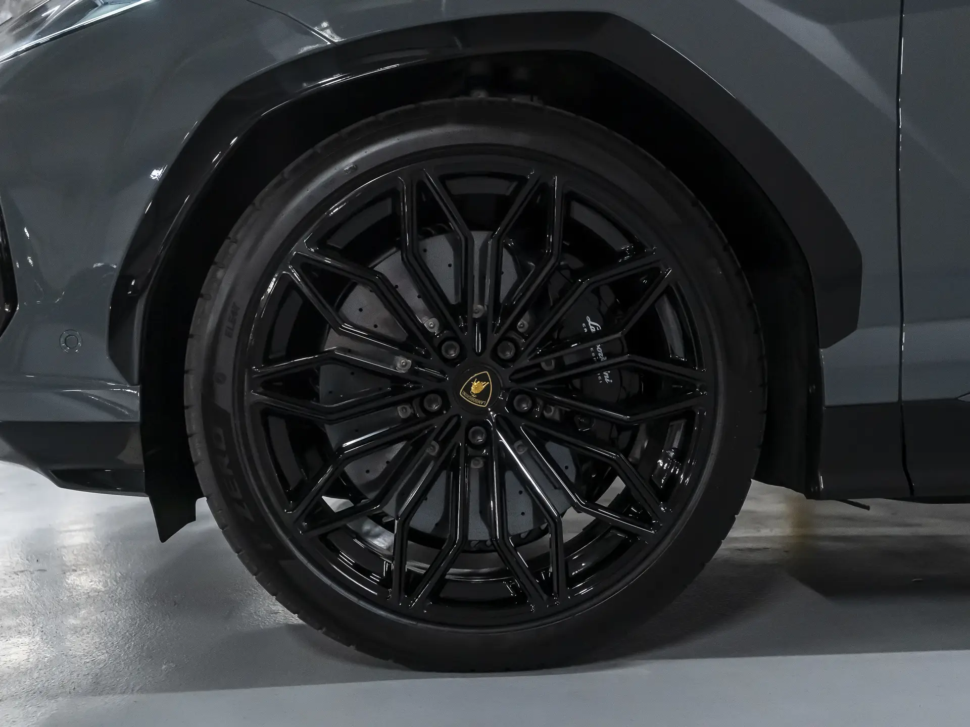 Lamborghini Urus SE, I Рестайлинг, 2025 купить в салоне Million Miles