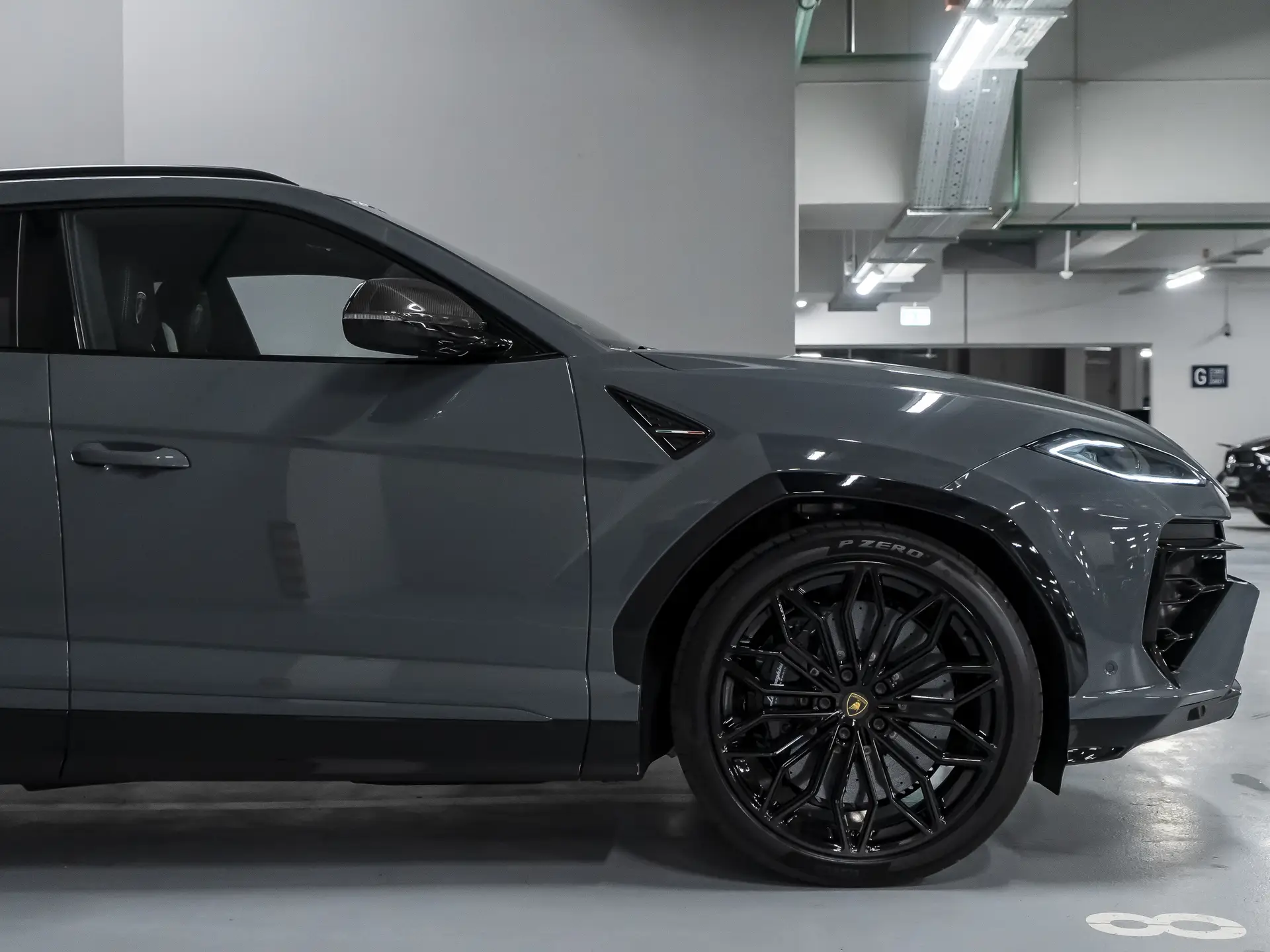 Lamborghini Urus SE, I Рестайлинг, 2025 купить в салоне Million Miles
