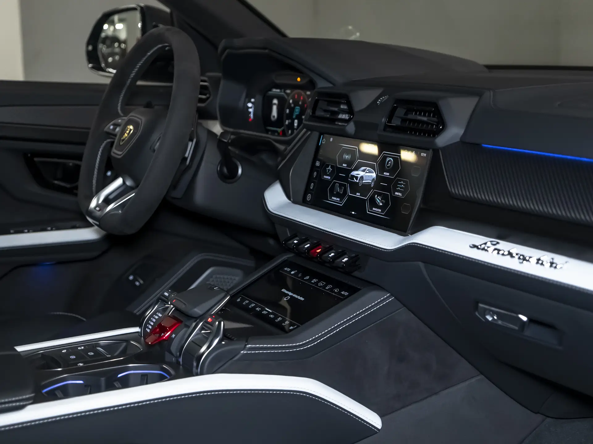 Lamborghini Urus SE, I Рестайлинг, 2025 купить в салоне Million Miles