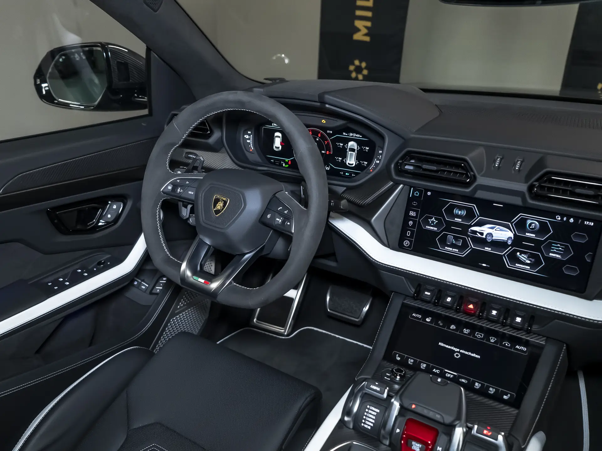 Lamborghini Urus SE, I Рестайлинг, 2025 купить в салоне Million Miles