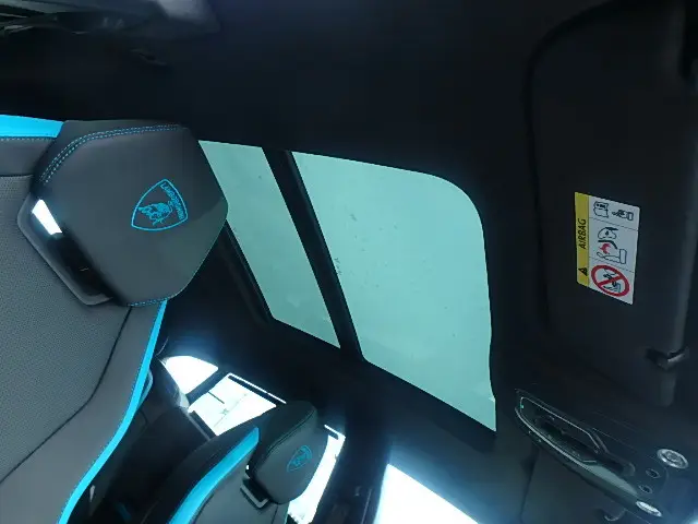 Lamborghini Urus SE, I Рестайлинг, 2025 купить в салоне Million Miles