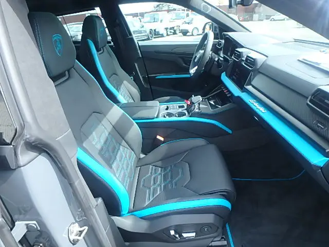 Lamborghini Urus SE, I Рестайлинг, 2025 купить в салоне Million Miles