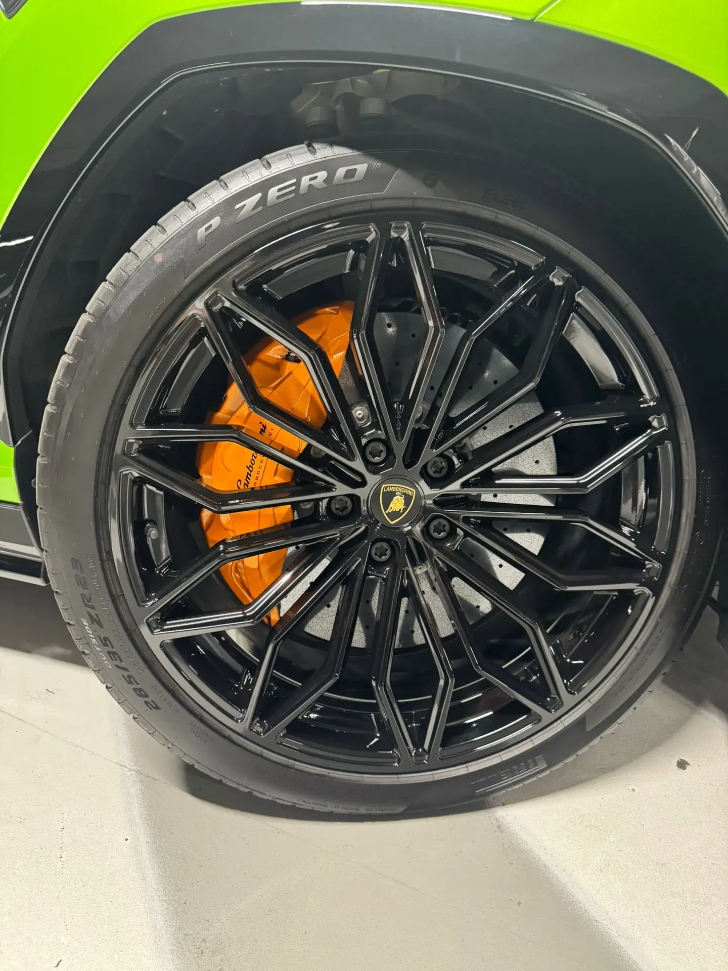 Lamborghini Urus SE, I Рестайлинг, 2025 купить в салоне Million Miles