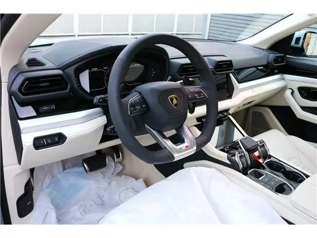 Lamborghini Urus SE, I Рестайлинг, 2025 купить в салоне Million Miles