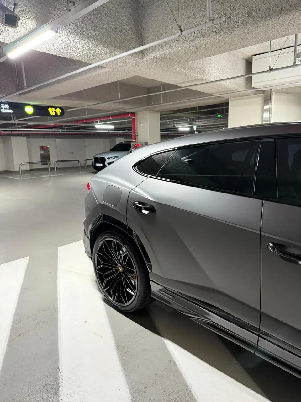 Lamborghini Urus SE, I Рестайлинг, 2025 купить в салоне Million Miles