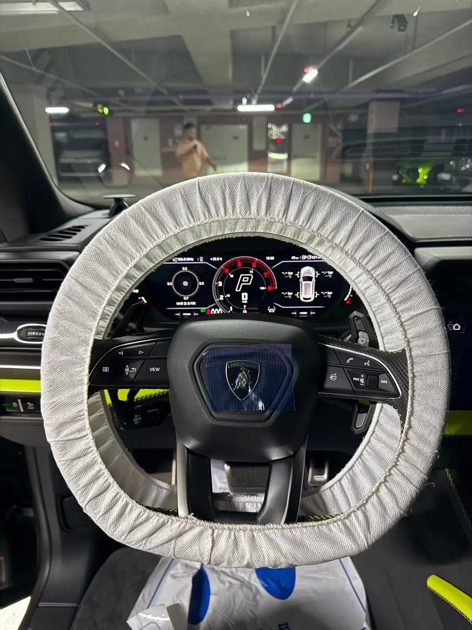 Lamborghini Urus SE, I Рестайлинг, 2025 купить в салоне Million Miles