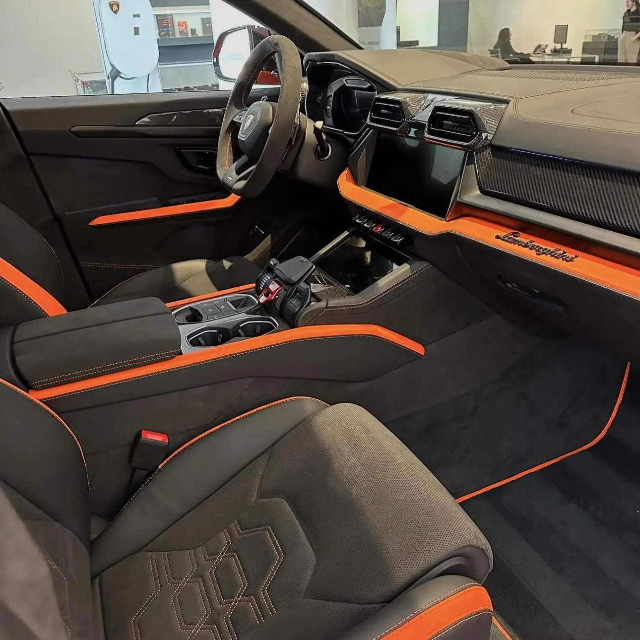 Lamborghini Urus, I Рестайлинг, 2025 купить в салоне Million Miles