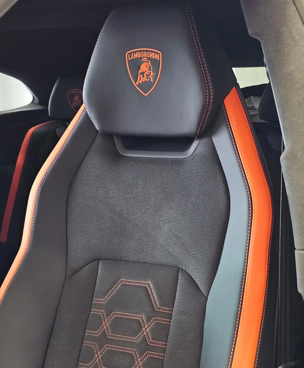 Lamborghini Urus, I Рестайлинг, 2025 купить в салоне Million Miles