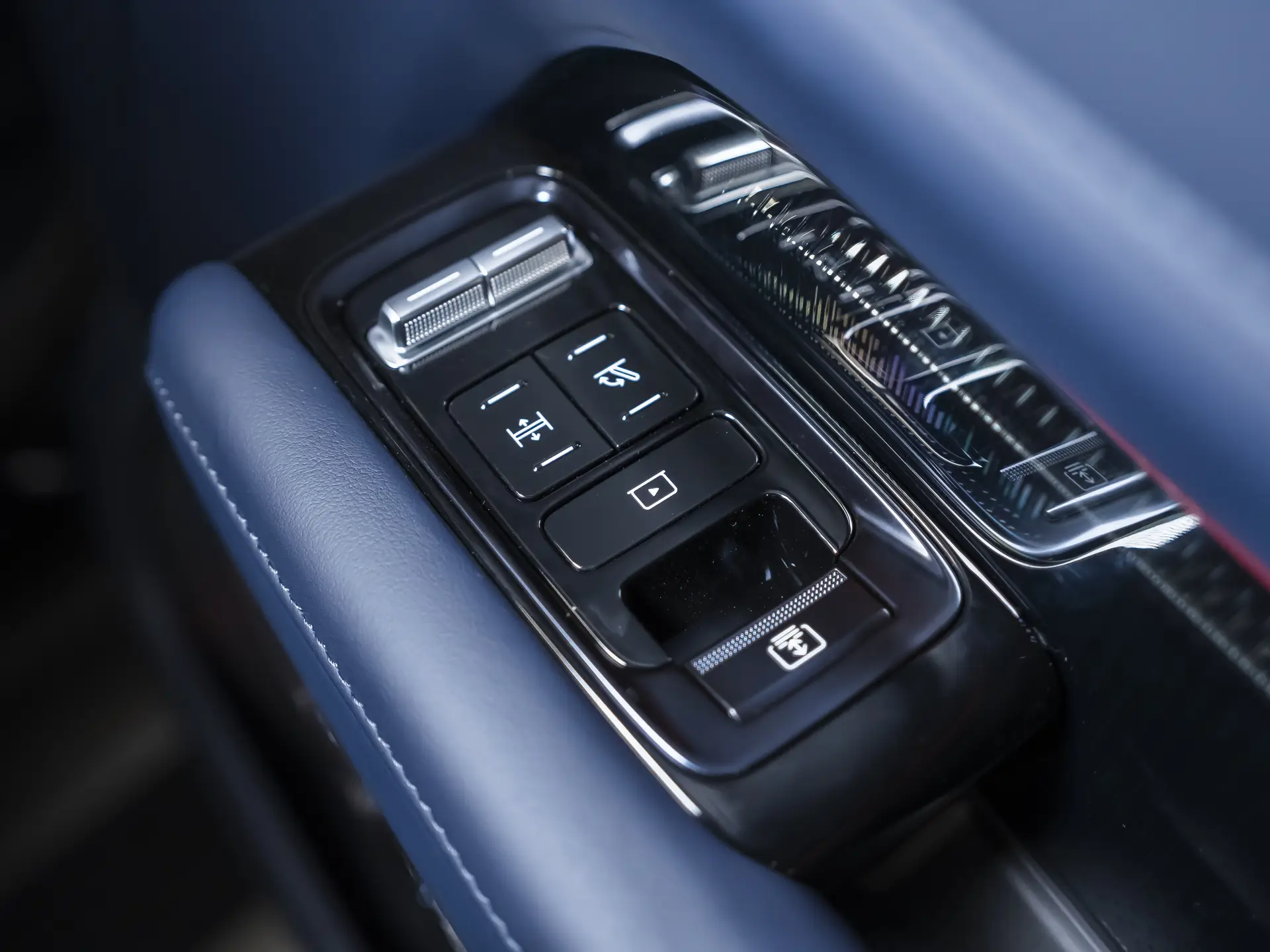 Zeekr 9X, I, 2025 купить в салоне Million Miles