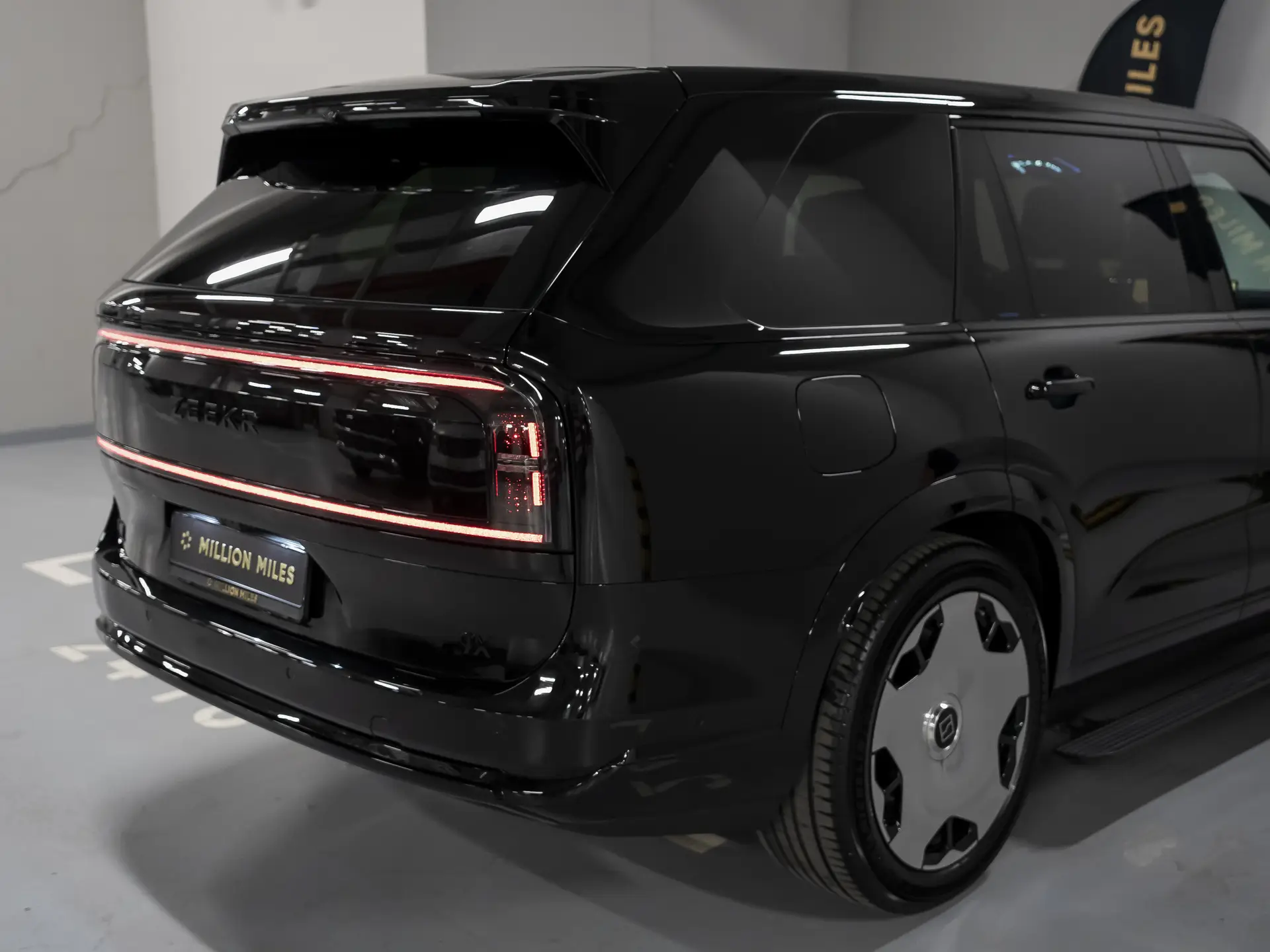 Zeekr 9X, I, 2025 купить в салоне Million Miles