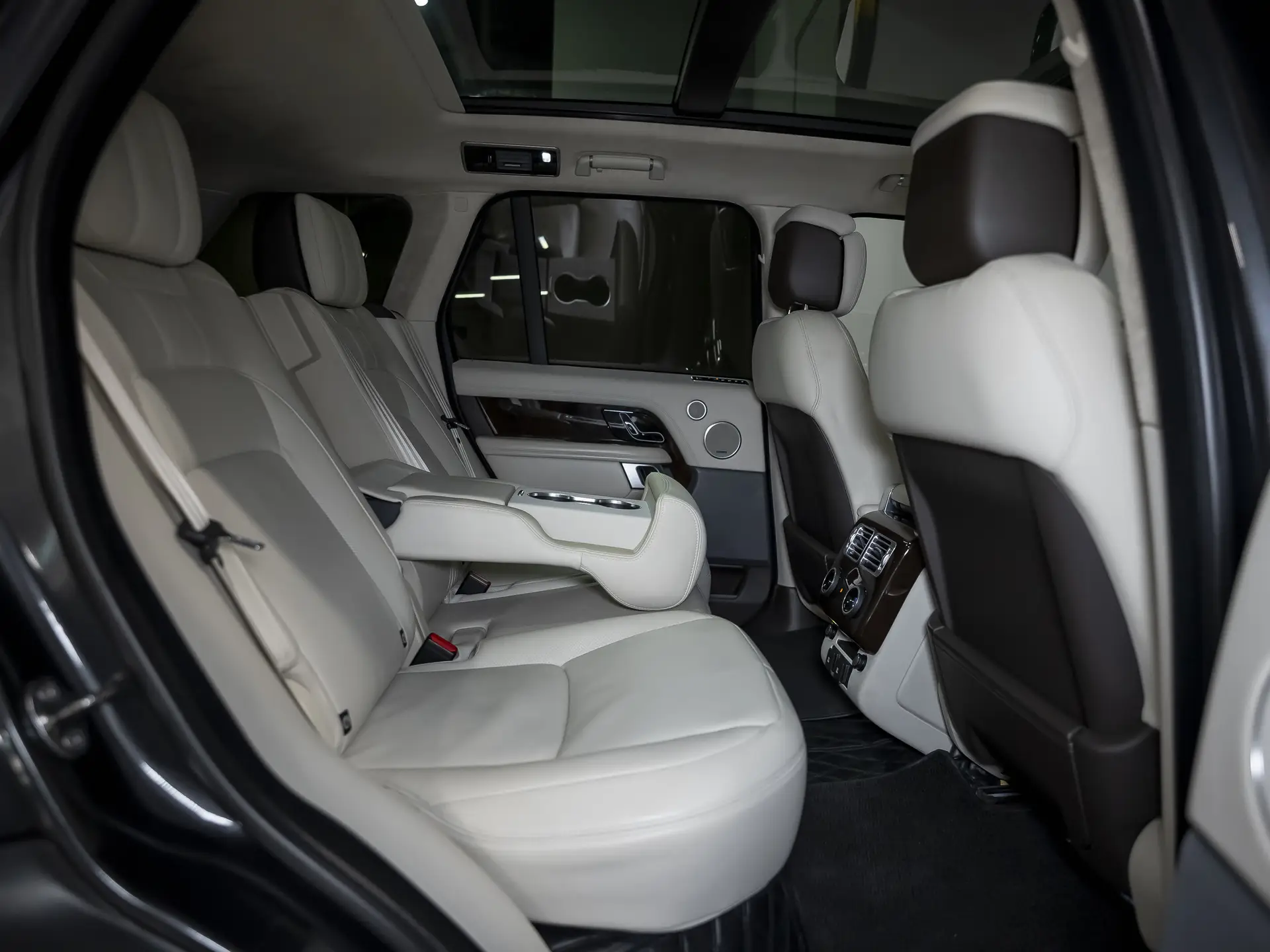 Land Rover Range Rover, IV Рестайлинг, 2020 купить в салоне Million Miles