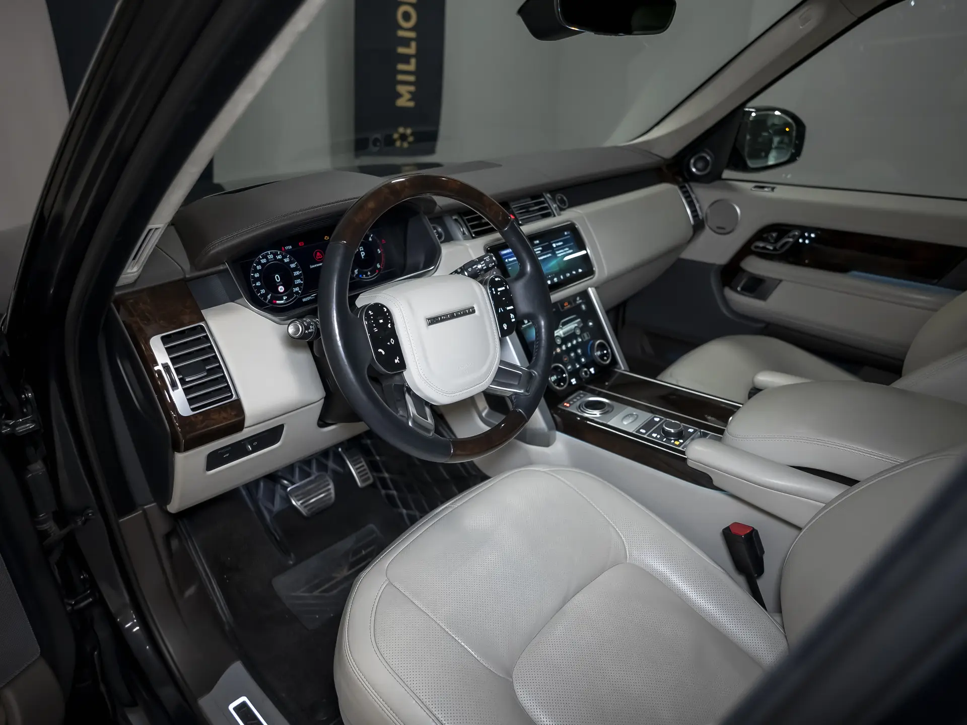 Land Rover Range Rover, IV Рестайлинг, 2020 купить в салоне Million Miles