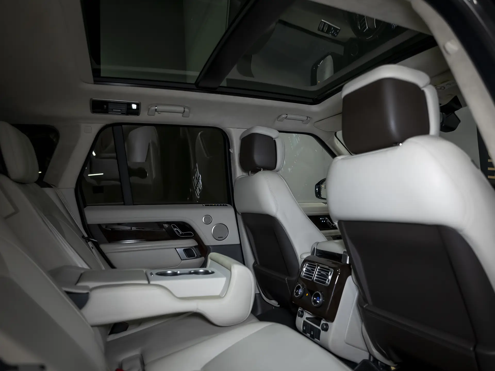 Land Rover Range Rover, IV Рестайлинг, 2020 купить в салоне Million Miles