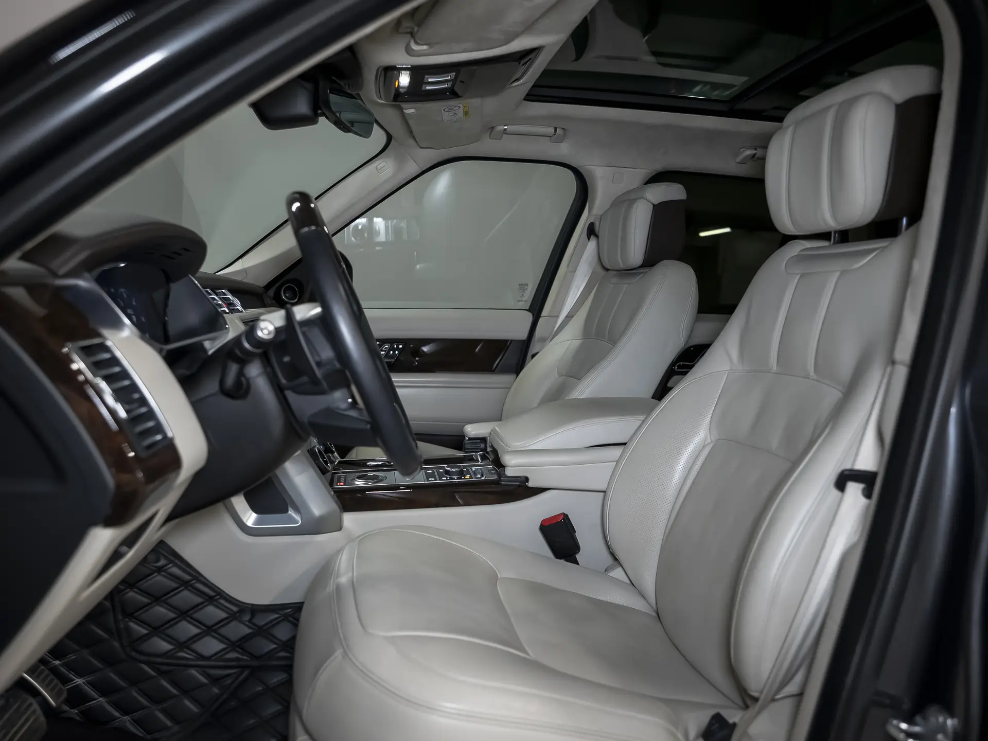 Land Rover Range Rover, IV Рестайлинг, 2020 купить в салоне Million Miles