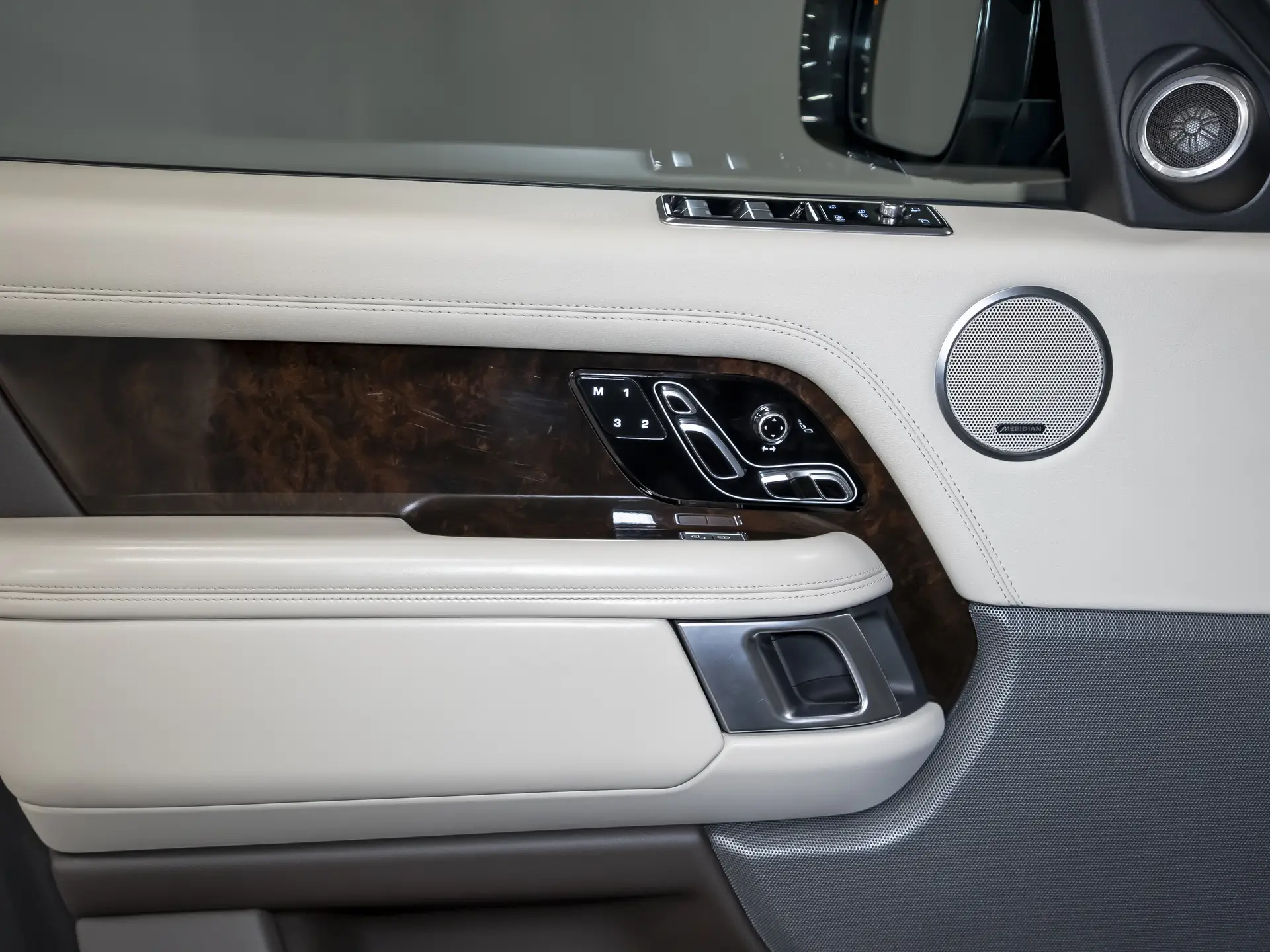 Land Rover Range Rover, IV Рестайлинг, 2020 купить в салоне Million Miles