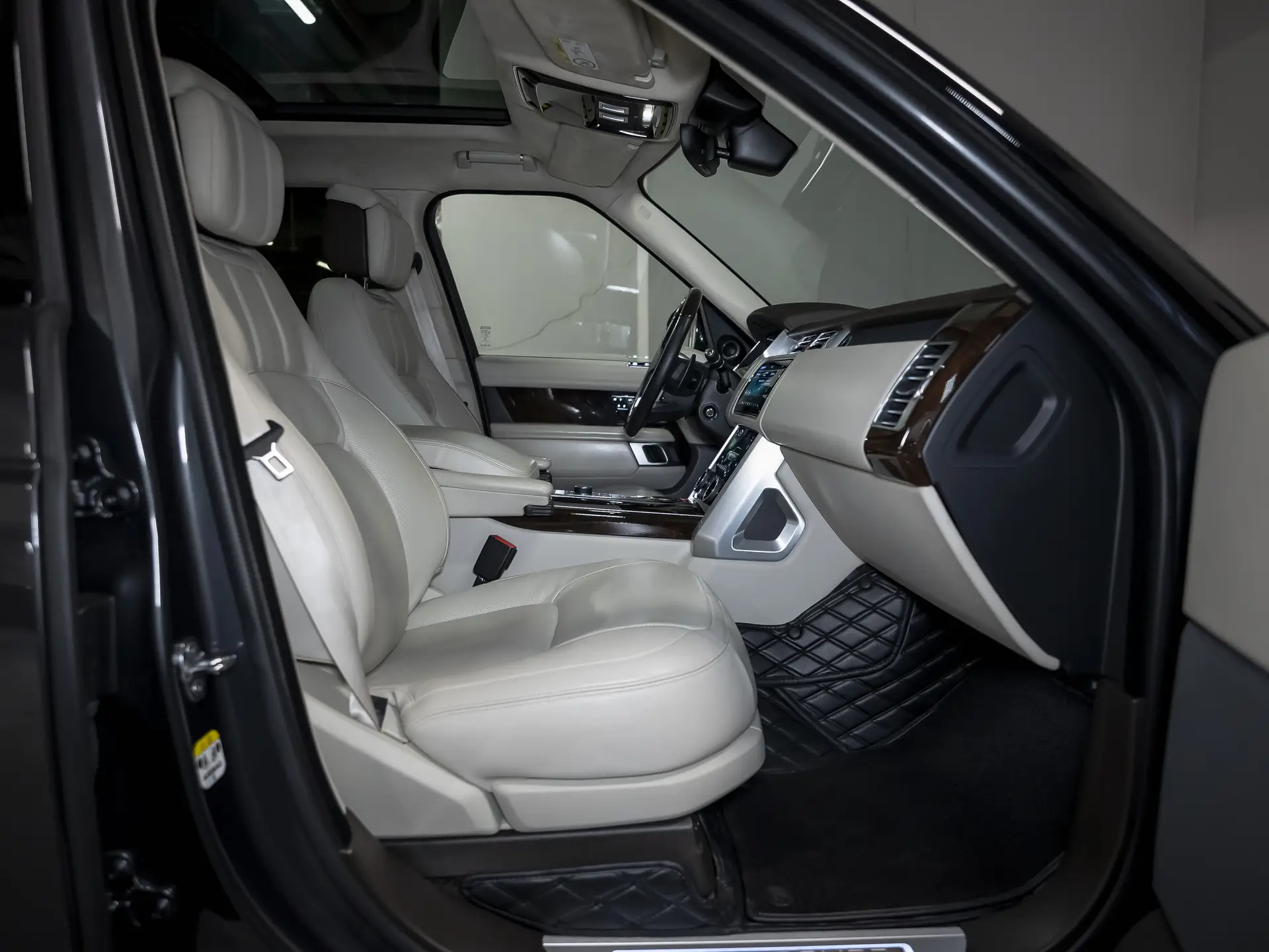 Land Rover Range Rover, IV Рестайлинг, 2020 купить в салоне Million Miles