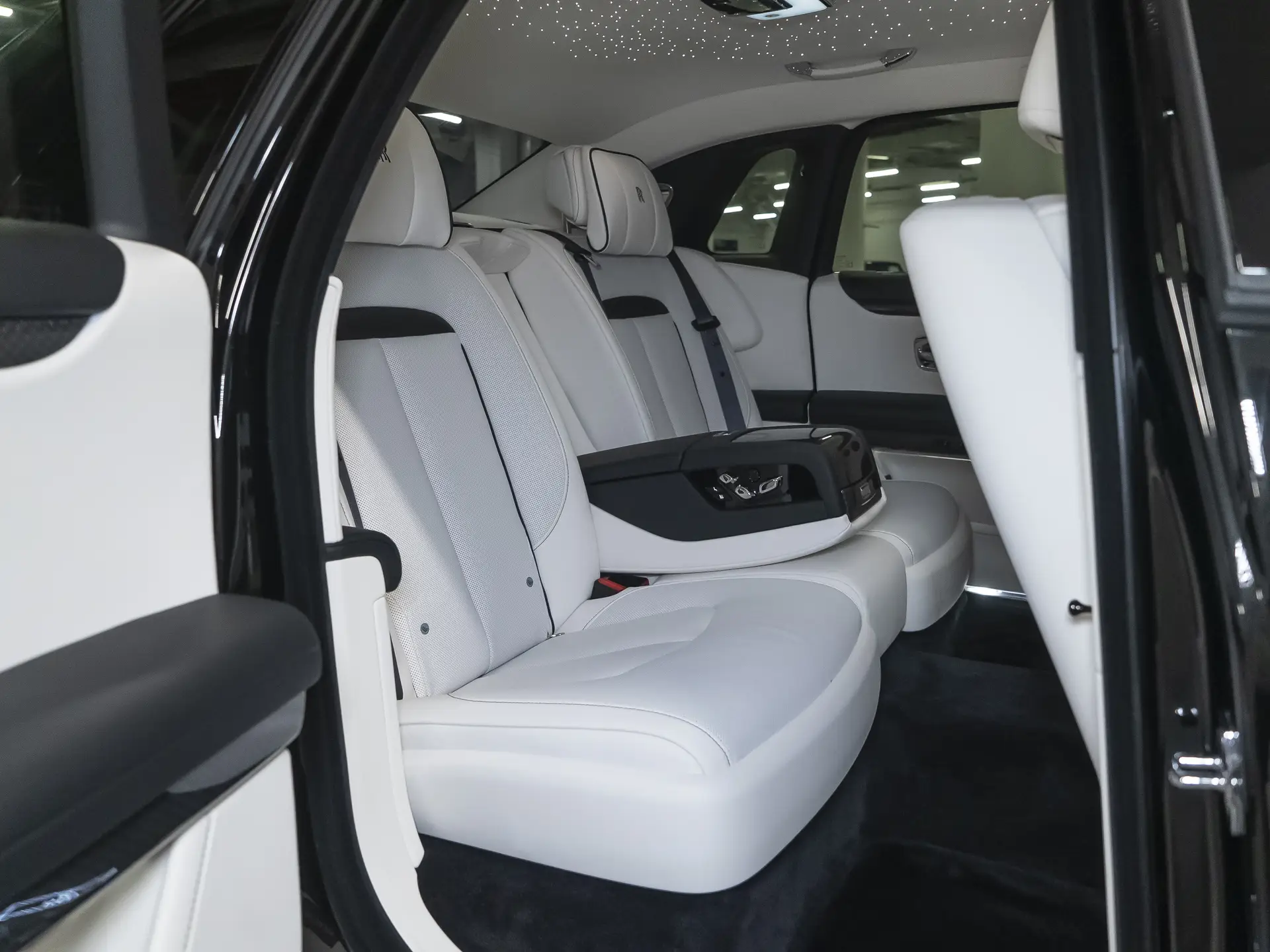 Rolls-Royce Ghost, II Рестайлинг (Series II), 2025 купить в салоне Million Miles