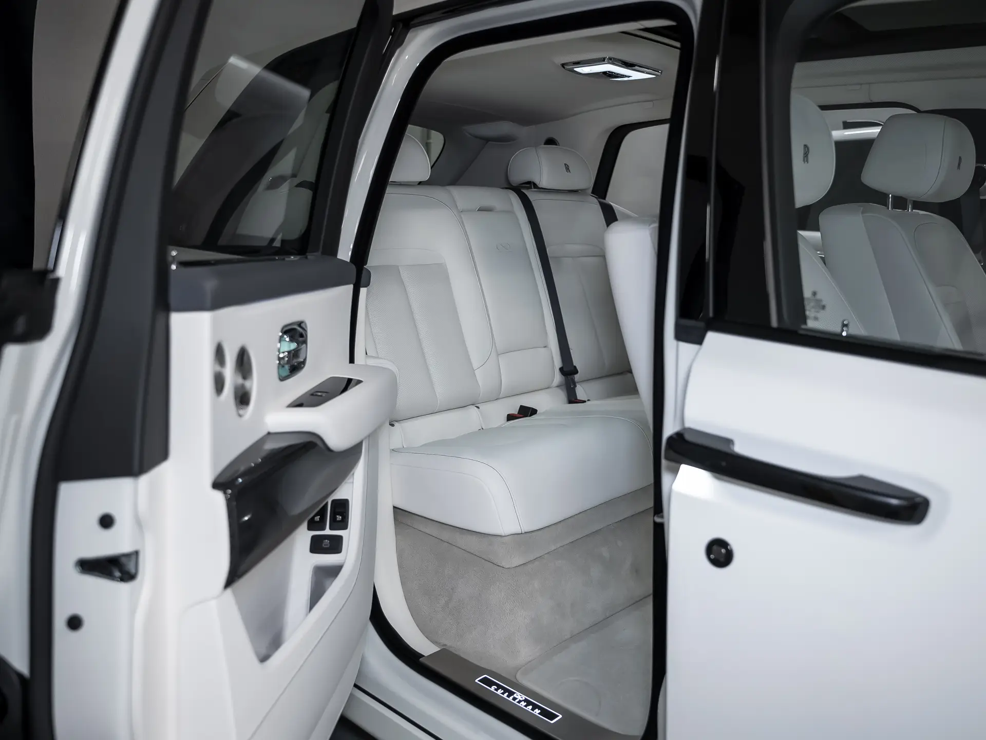 Rolls-Royce Cullinan, I Рестайлинг, 2025 купить в салоне Million Miles