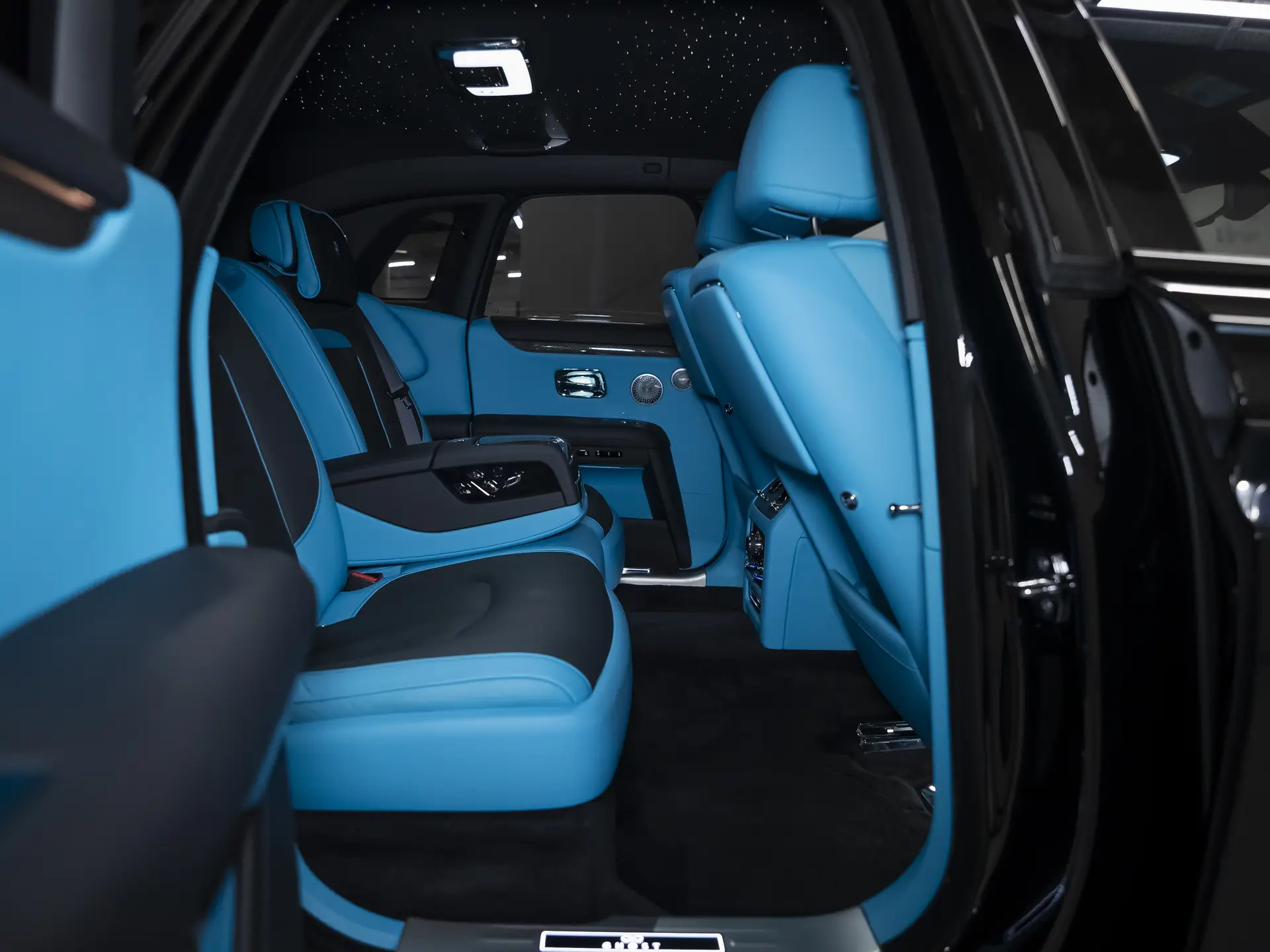 Rolls-Royce Ghost Black Badge, II, 2022 купить в салоне Million Miles