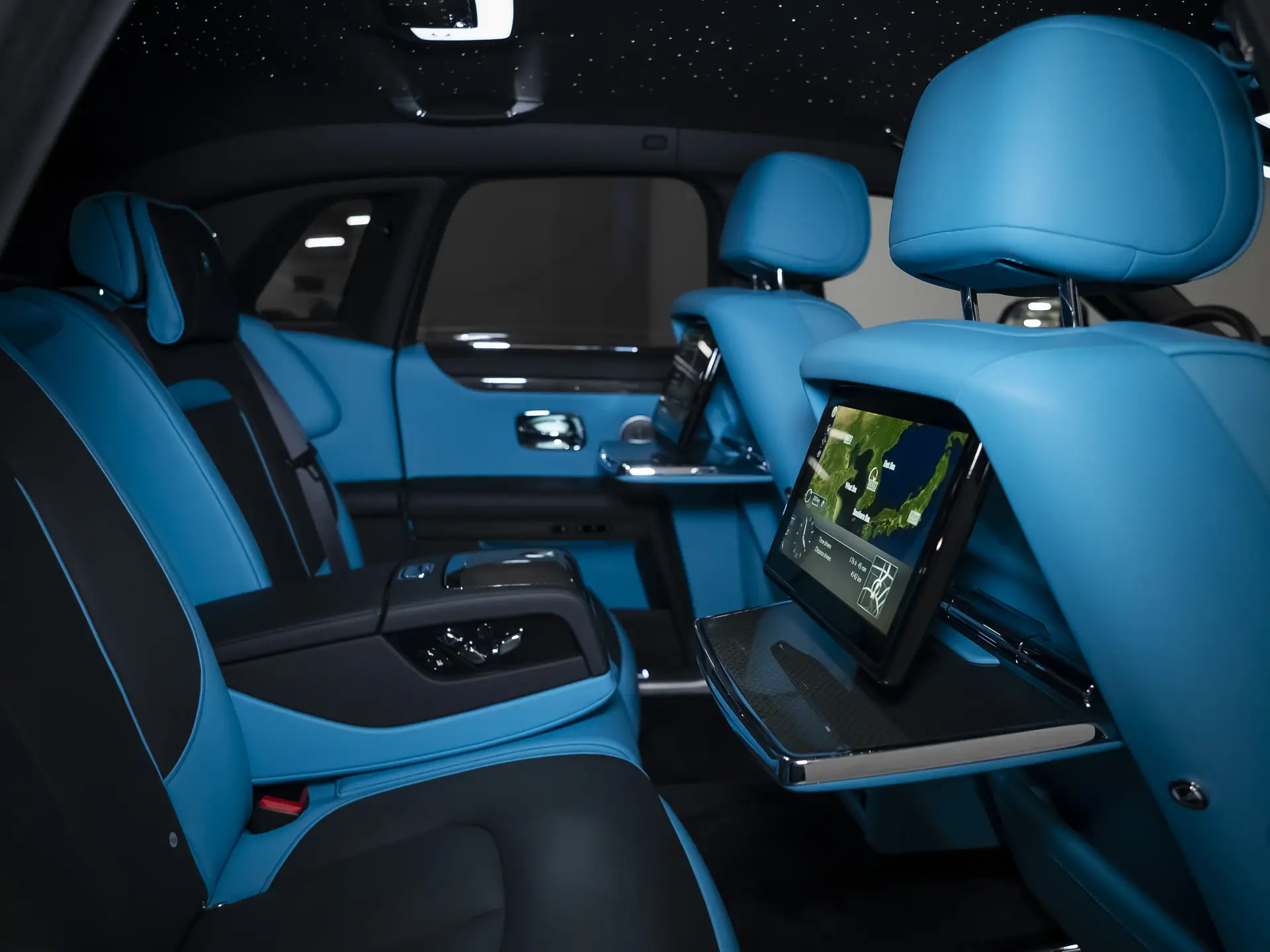 Rolls-Royce Ghost Black Badge, II, 2022 купить в салоне Million Miles