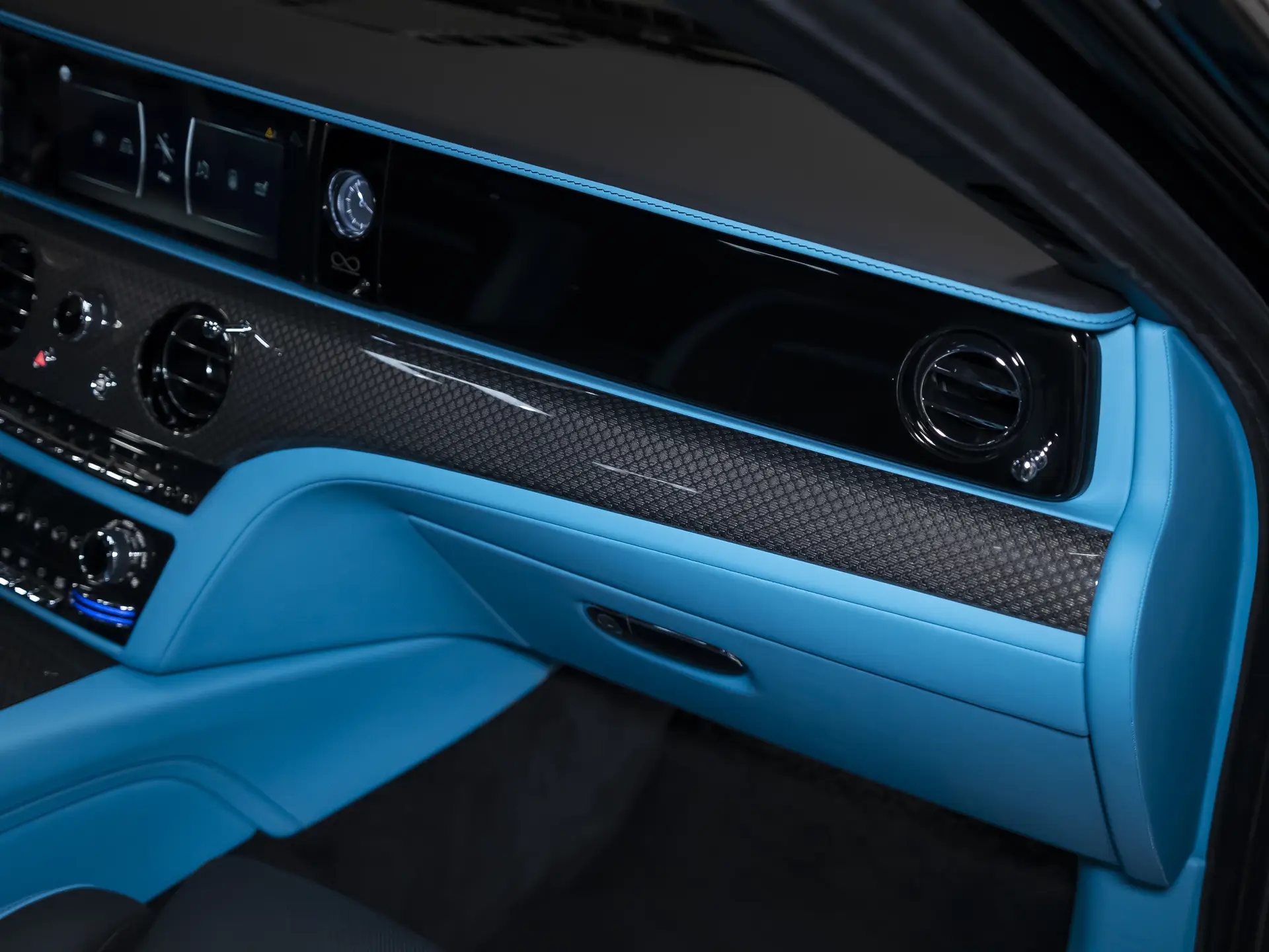 Rolls-Royce Ghost Black Badge, II, 2022 купить в салоне Million Miles