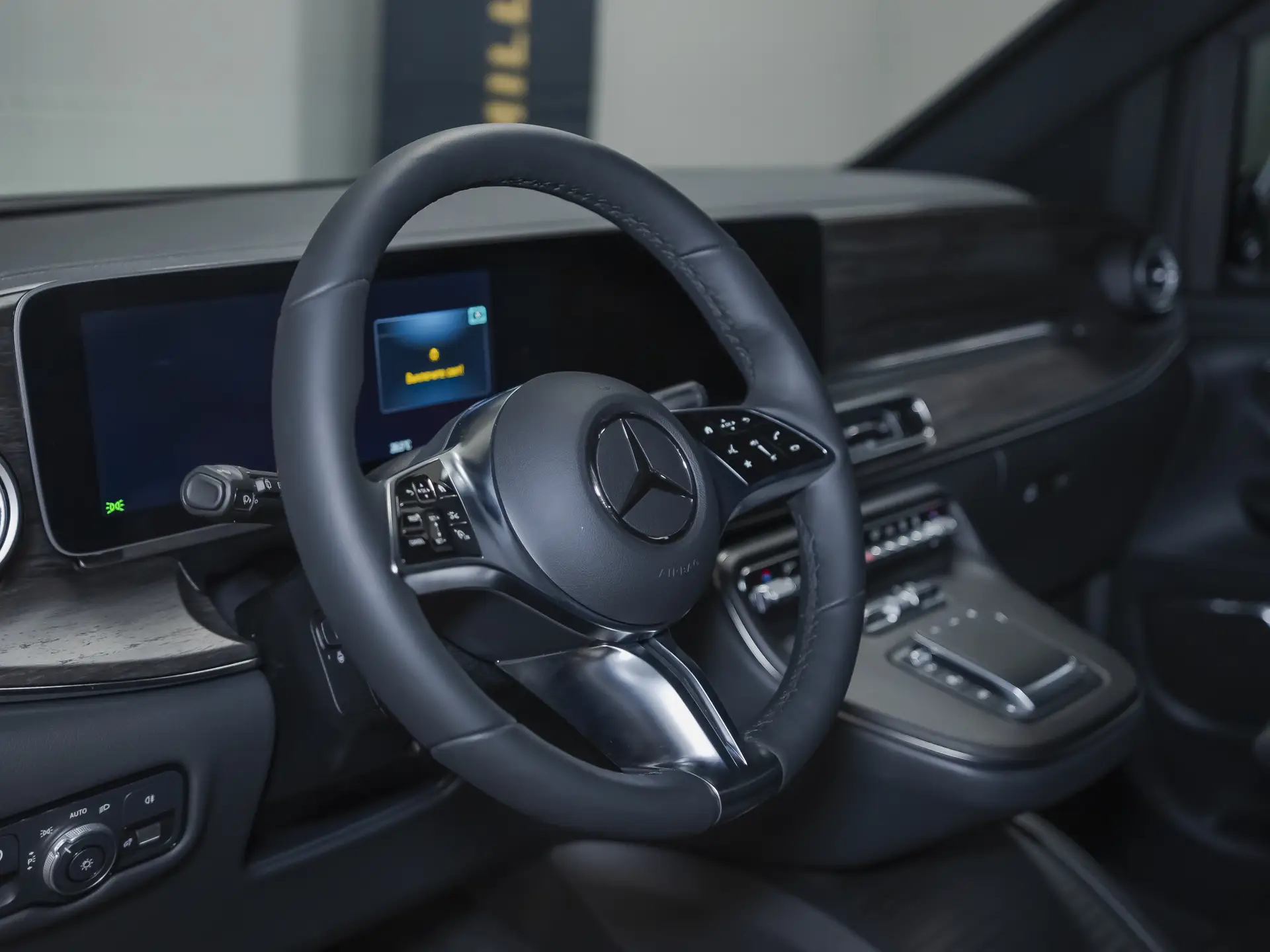 Mercedes-Benz V-Класс, III (W447) Рестайлинг 2, 2024 купить в салоне Million Miles