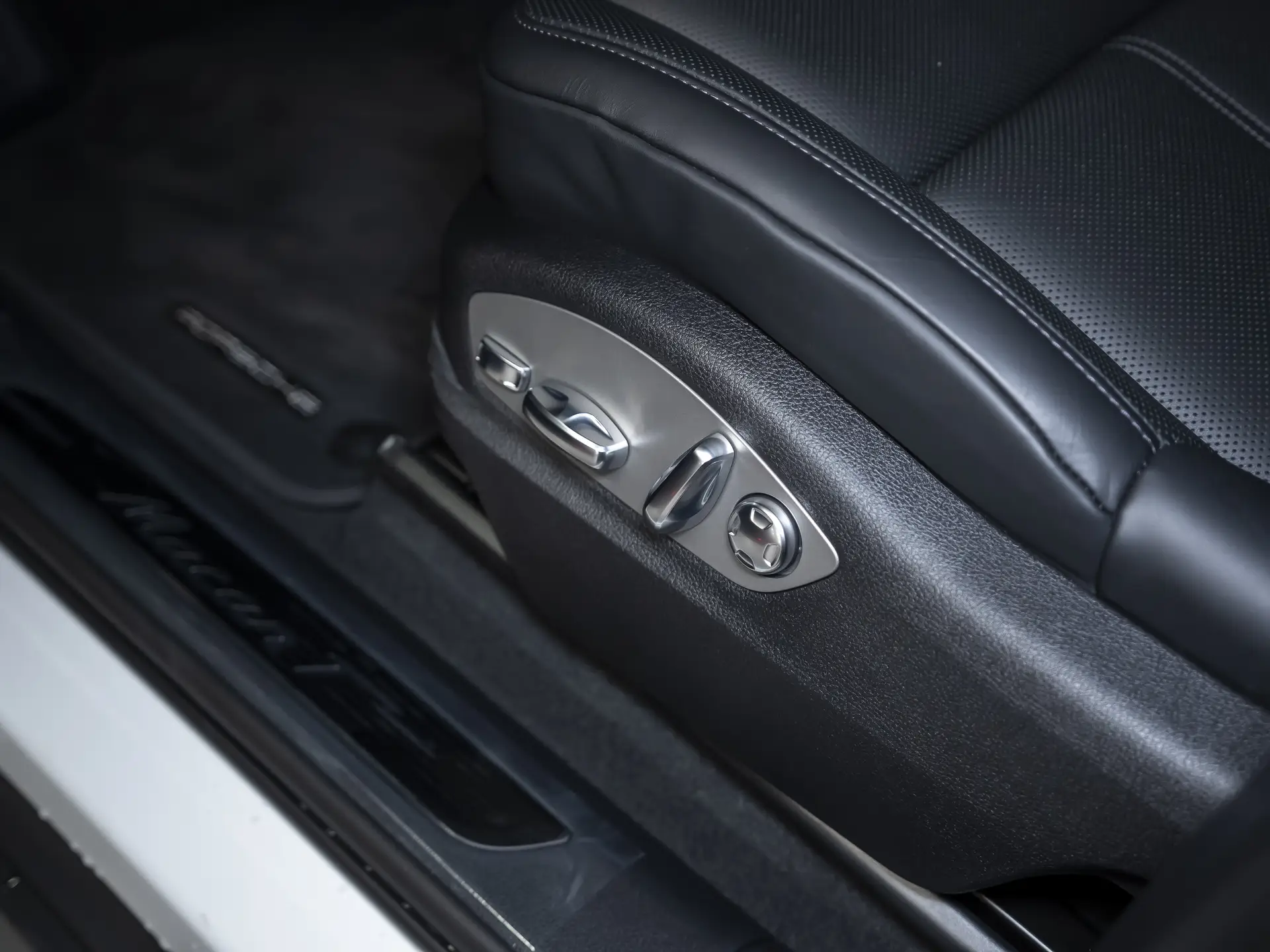 Porsche Macan, I Рестайлинг 2, 2025 купить в салоне Million Miles