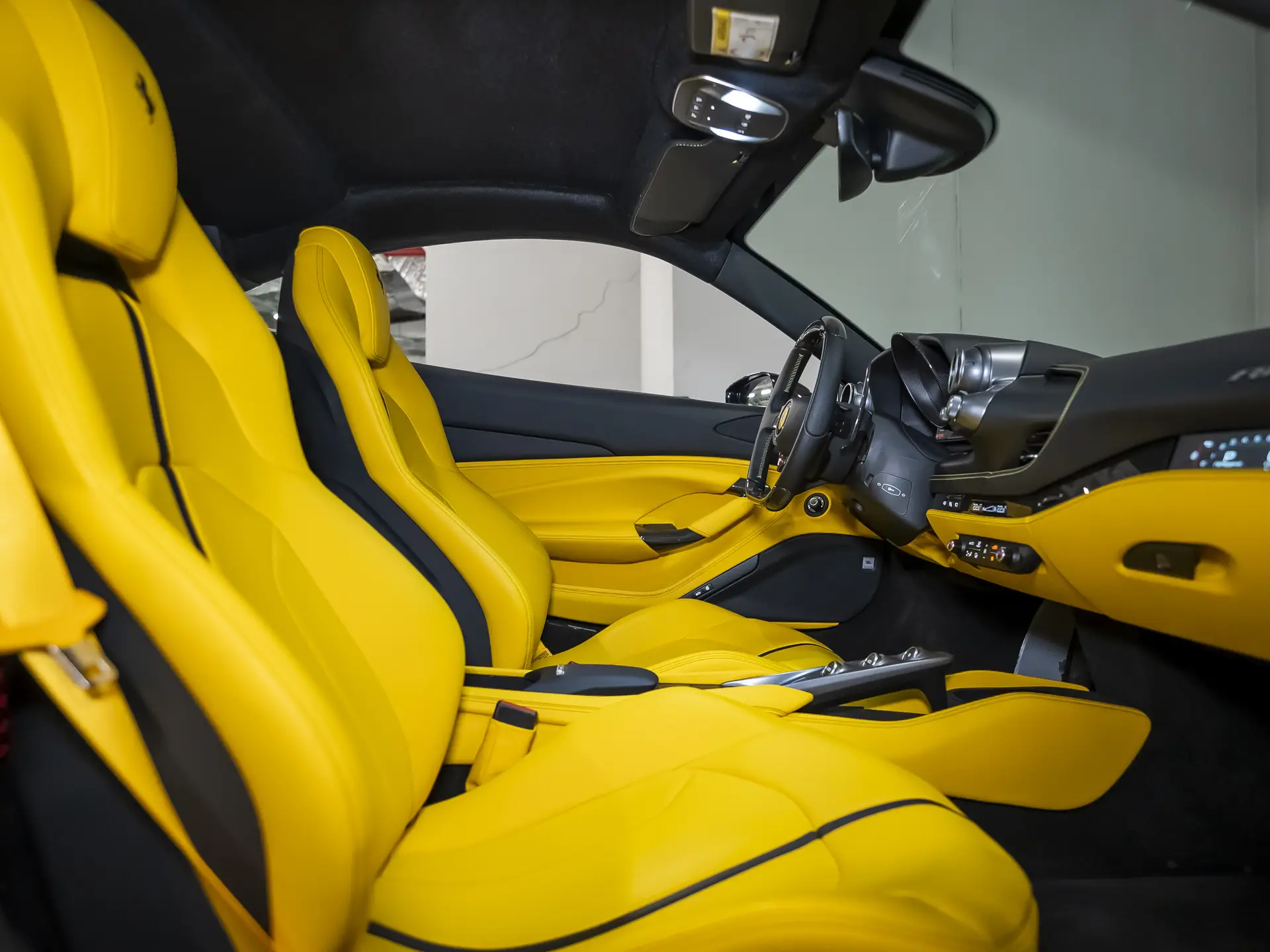 Ferrari F8 Tributo, I, 2021 купить в салоне Million Miles