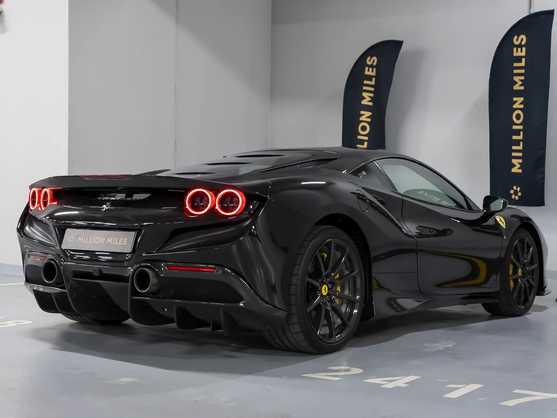 Ferrari F8 Tributo, I, 2021 купить в салоне Million Miles