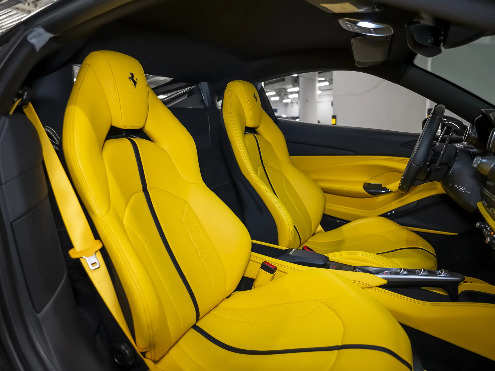 Ferrari F8 Tributo, I, 2021 купить в салоне Million Miles