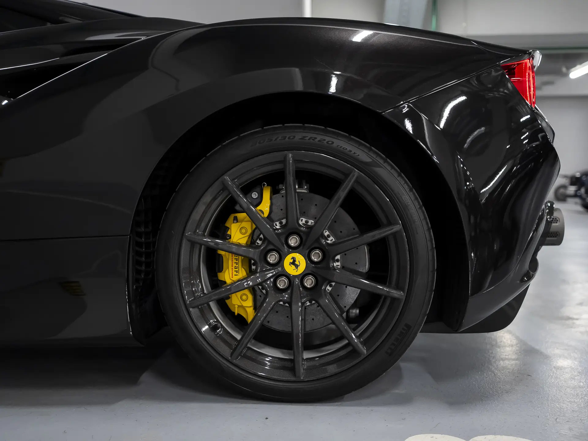 Ferrari F8 Tributo, I, 2021 купить в салоне Million Miles