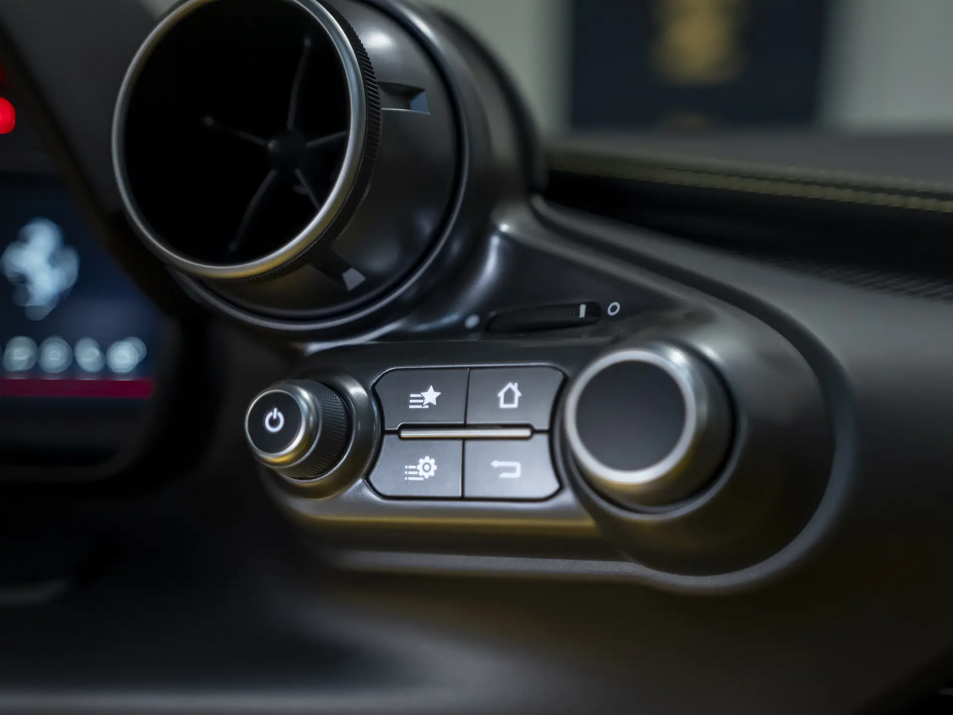 Ferrari F8 Tributo, I, 2021 купить в салоне Million Miles