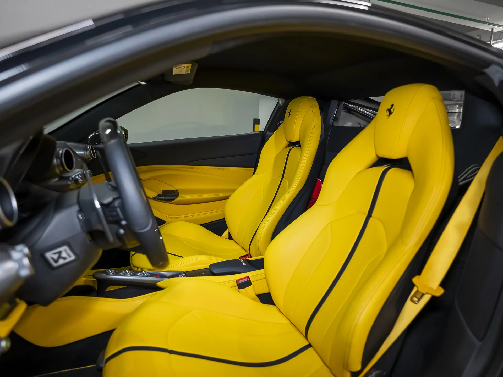 Ferrari F8 Tributo, I, 2021 купить в салоне Million Miles